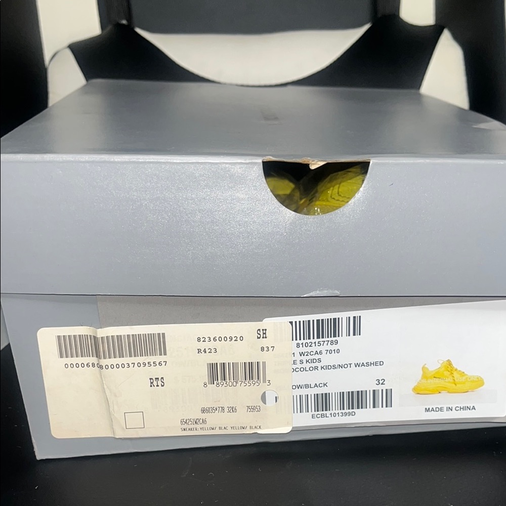 Balenciaga Kids Yellow Sneakers Size 32 US 1 - Picture 17 of 17